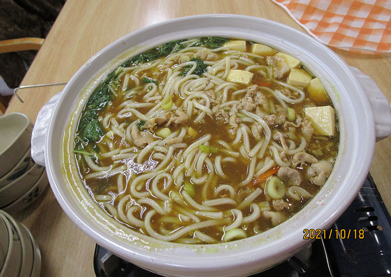 お昼作り『和風カレーうどん鍋』1 - ショートまなぐら