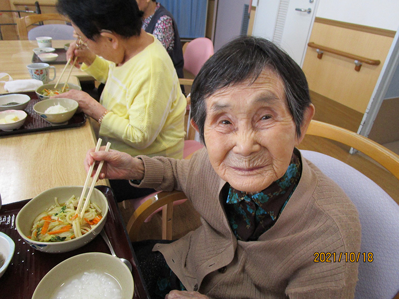 お昼作り『和風カレーうどん鍋』2 - ショートまなぐら