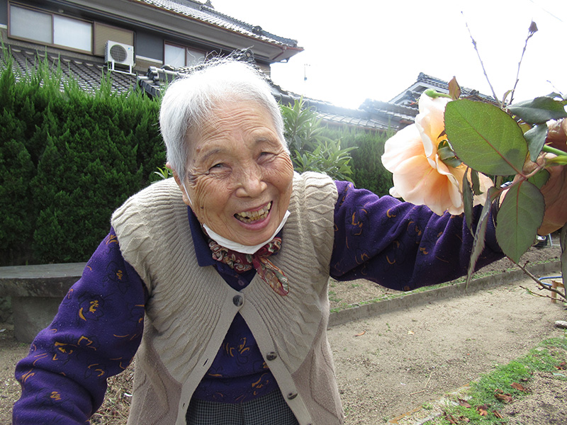 バラより素敵な笑顔 - デイ備後