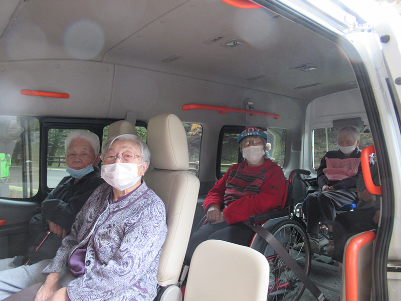 紅葉狩りドライブ1 - ケアハウス福山