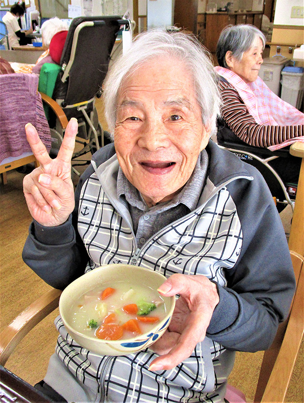 お鍋『ゴロゴロ野菜のクリームシチュー』1 - ショートまなぐら