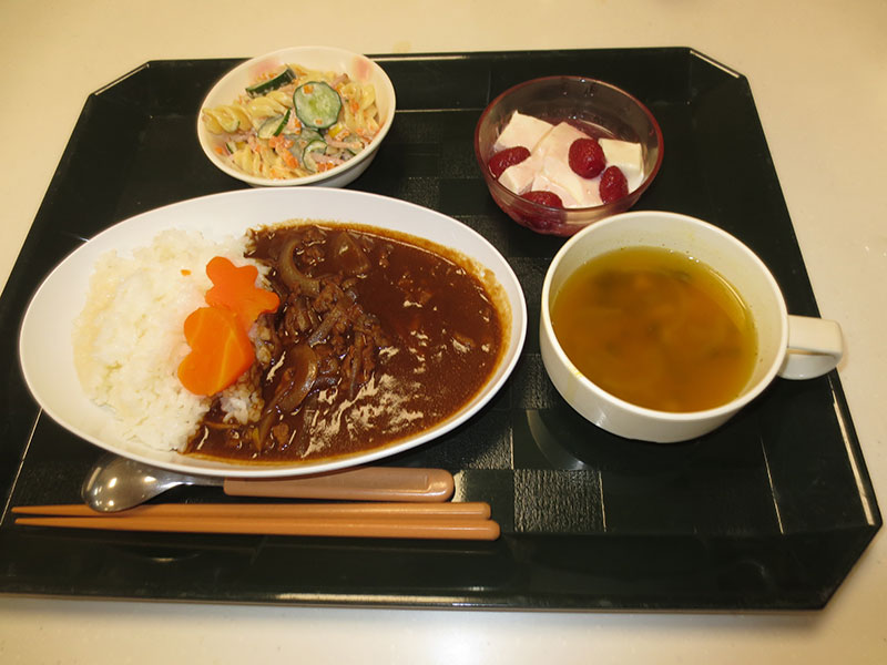 ハヤシライス作り2 - 小多機まなぐら南