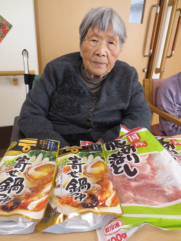 寄せ鍋作り1 - 小多機まなぐら南