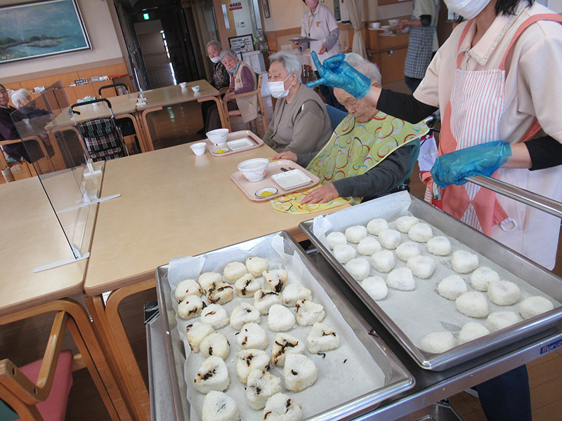 おにぎりバイキング1 - ケアハウス福山