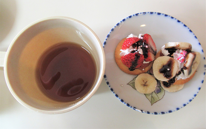 バレンタインのトッピングクッキー1 - ケアハウス福山
