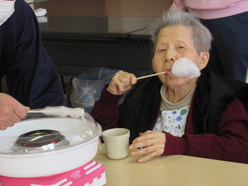 綿菓子つくり3 - ケアハウス福山