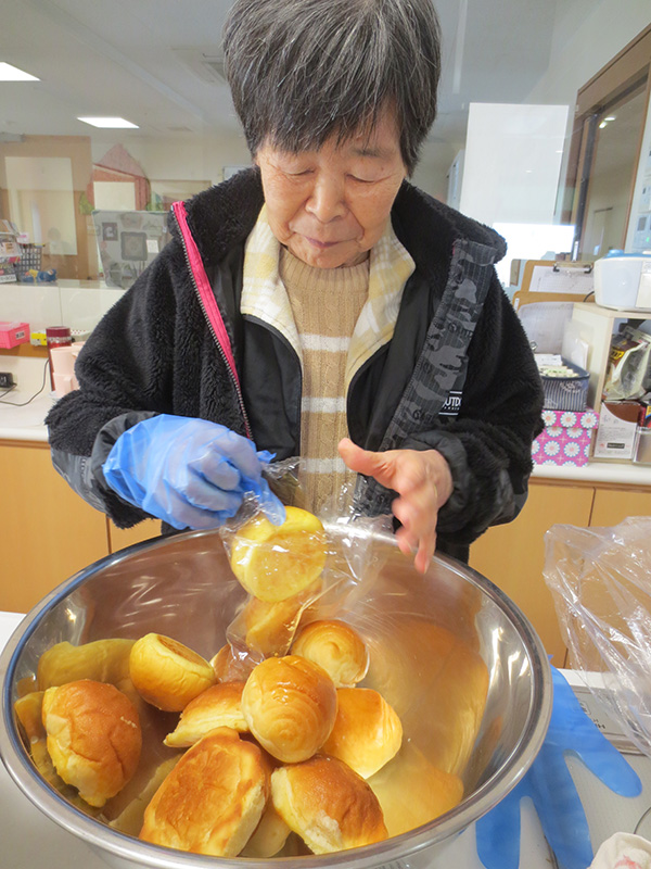 フレンチトースト1 - 小多機まなぐら南