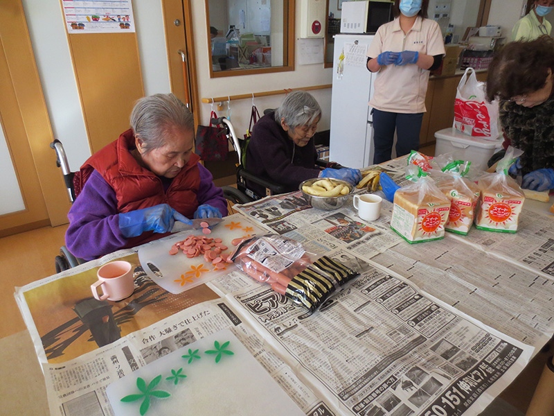 熱々ピザトースト3 - 小多機まなぐら南