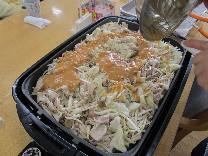 お昼作り　豚バラ肉のちゃんちゃん焼き1 - ショートまなぐら