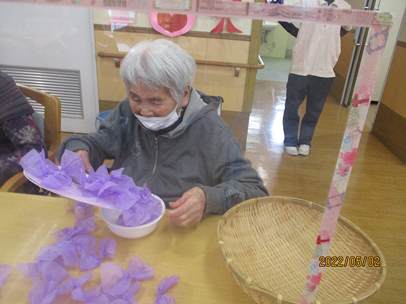 レク　花びらすくい - デイまなぐら