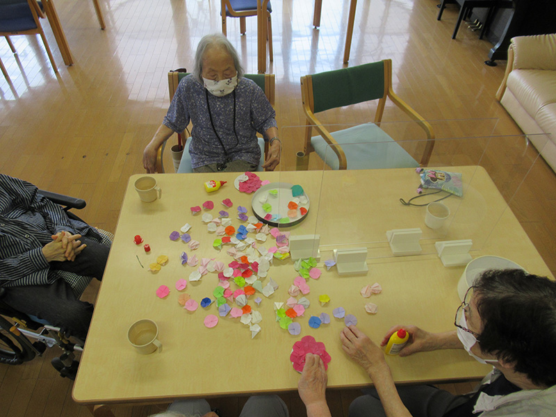 あじさい壁掛けつくり2 - ケアハウス福山