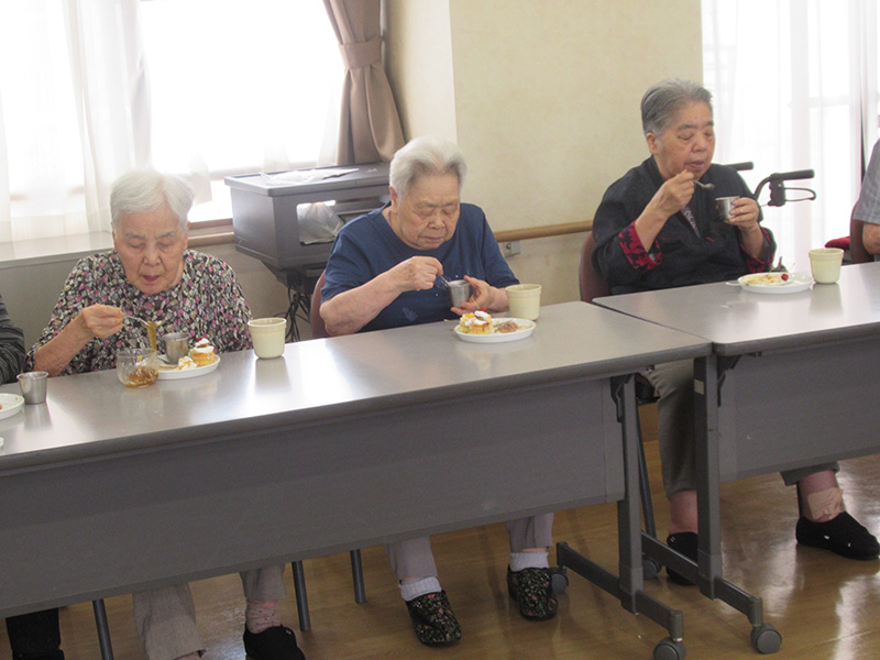 おやつバイキング3 - ケアハウス福山