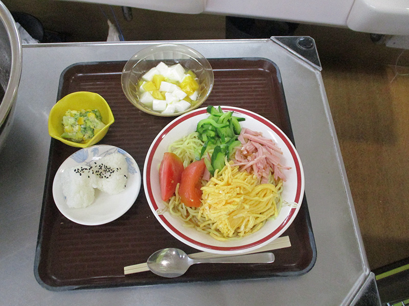 冷やし中華(昼食作り) - デイまなぐら