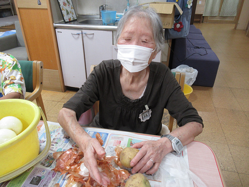 お昼作り　夏野菜カレー1 - デイ備後