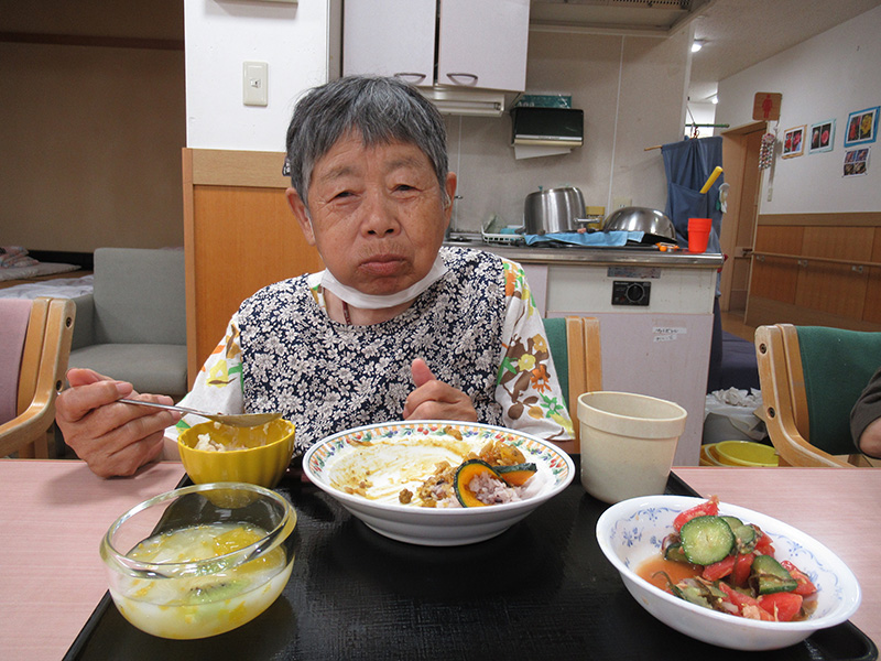 お昼作り　夏野菜カレー6 - デイ備後