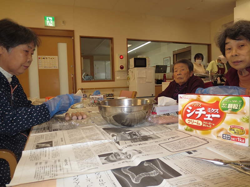 料理作り　パンプキンシチュー - 小多機まなぐら南