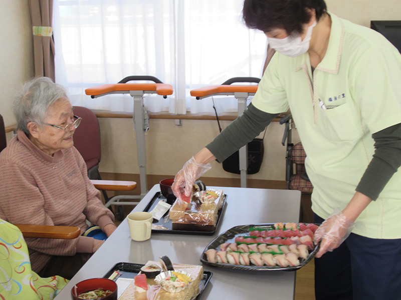 寿司バイキング 2 - ケアハウス福山
