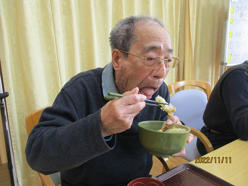 昼食作り　天丼 - デイまなぐら