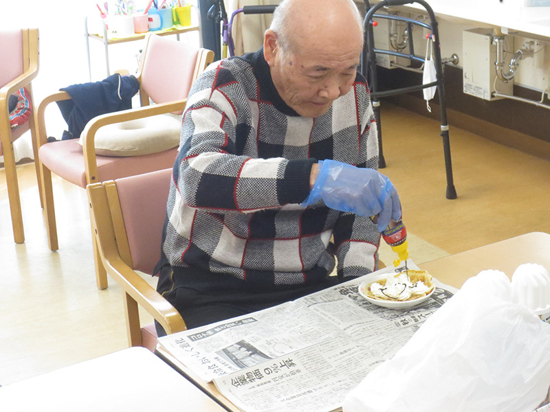 おやつ作り バナナパンケーキ - 小多機まなぐら南