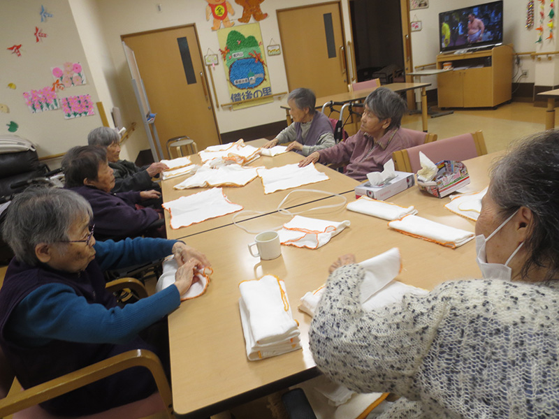 タオルたたみ - 小多機まなぐら南